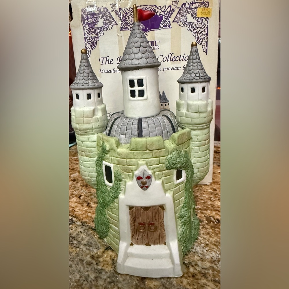 Aldon vintage The Enchanted Castle Collectible Porcelain music box Figurine